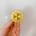 Huy hiệu cài áo men màu cao cấp - hình thực tế 3