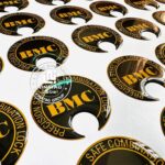 Tem decal trong suốt in logo - hình thực tế 3